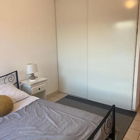 Apparemment Lumineux Proche De La Mer Apartment